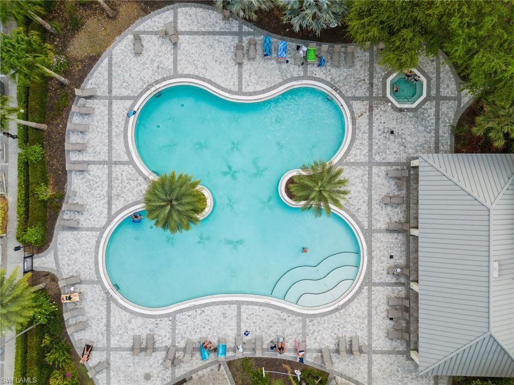 2767 Blossom WAY, NAPLES FL 34120-32