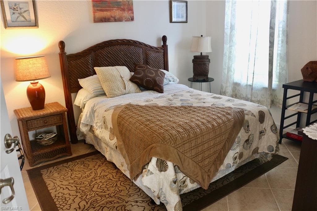 16192 Parque LN, NAPLES FL 34110-11