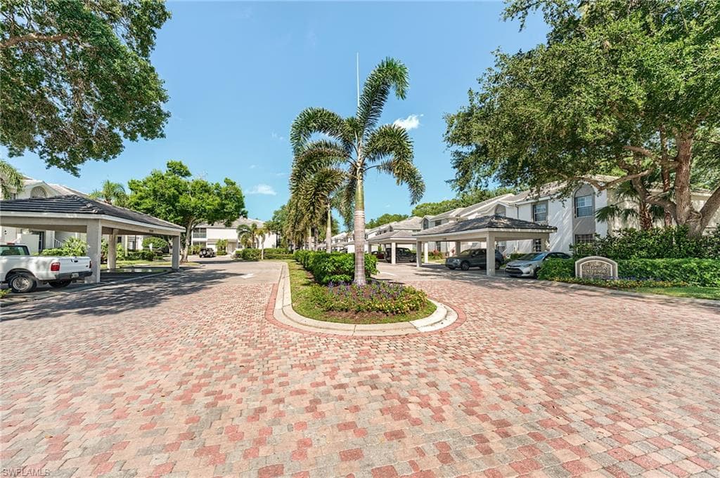 3775 Fieldstone BLVD # 104, NAPLES FL 34109-1