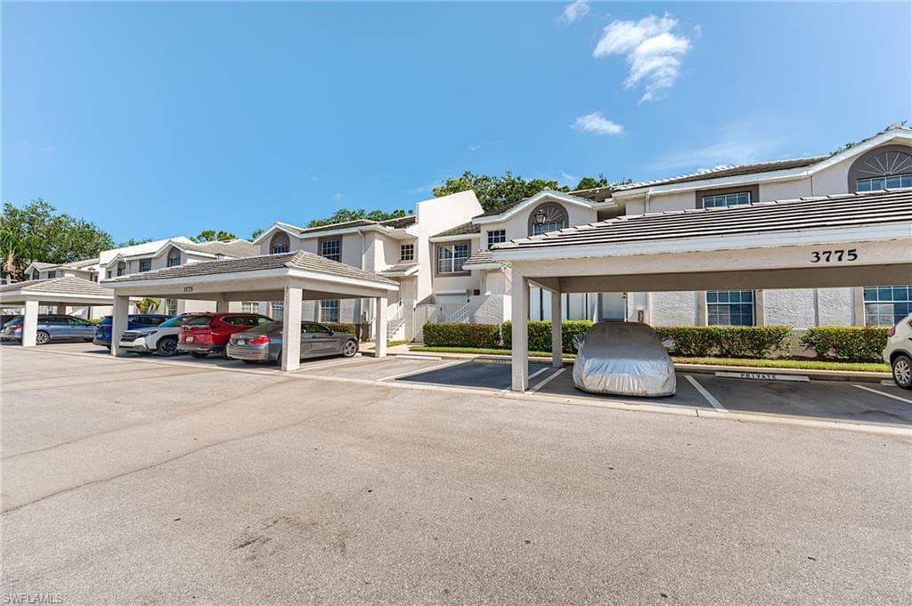 3775 Fieldstone BLVD # 104, NAPLES FL 34109-33