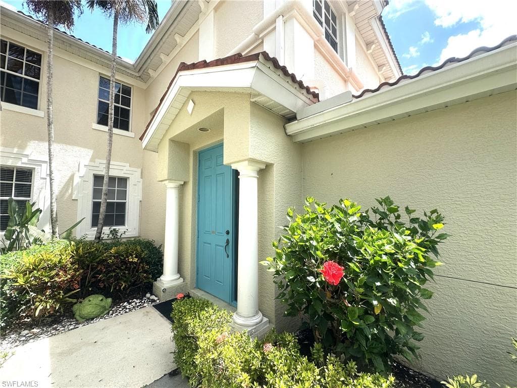 1634 Tarpon Bay DR S # 202, NAPLES FL 34119-1