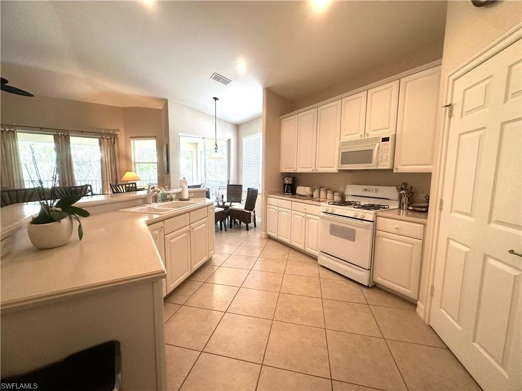 1634 Tarpon Bay DR S # 202, NAPLES FL 34119-13