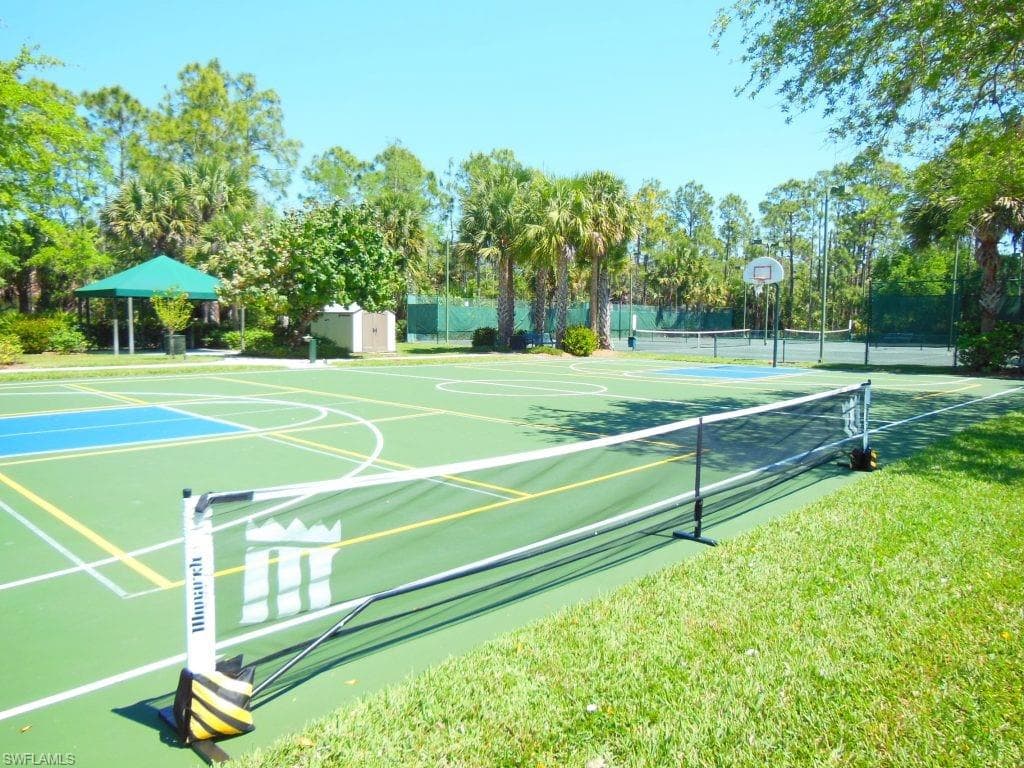 1634 Tarpon Bay DR S # 202, NAPLES FL 34119-36