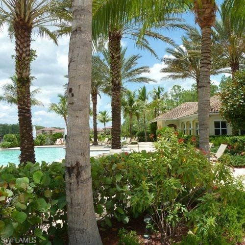 1634 Tarpon Bay DR S # 202, NAPLES FL 34119-34