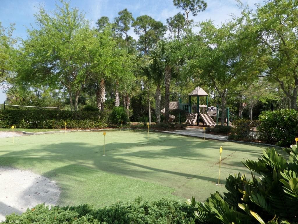1634 Tarpon Bay DR S # 202, NAPLES FL 34119-38