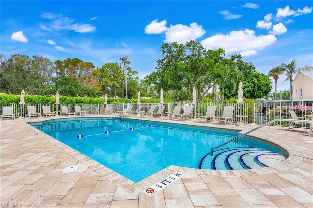 774 Wiggins Lake DR # 203, NAPLES FL 34110-21