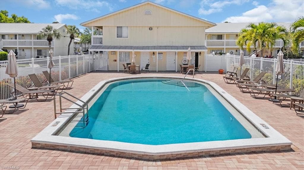 4623 Bayshore DR # C2, NAPLES FL 34112-26