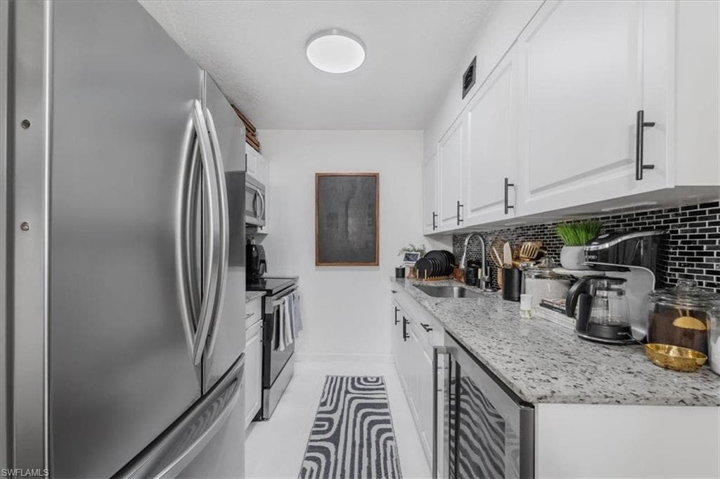 4623 Bayshore DR # C2, NAPLES FL 34112-12