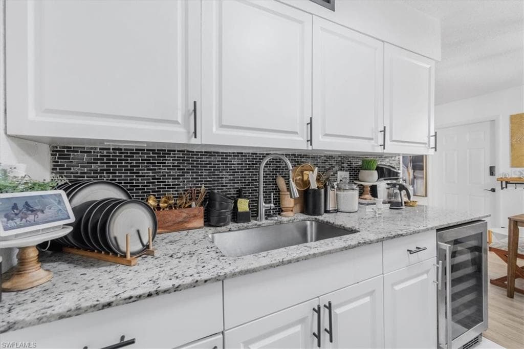 4623 Bayshore DR # C2, NAPLES FL 34112-13