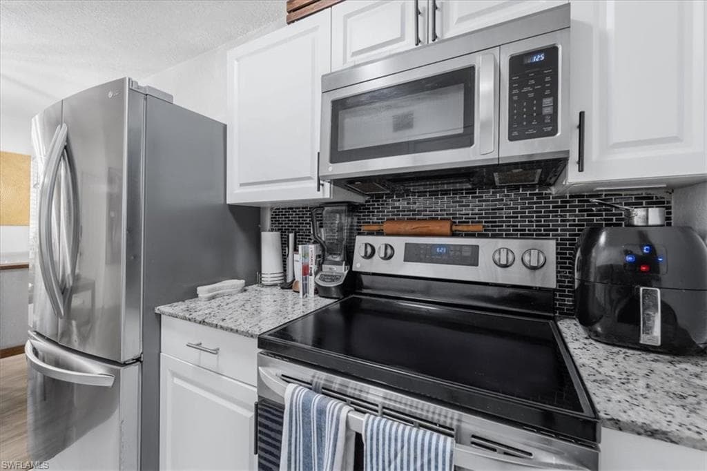 4623 Bayshore DR # C2, NAPLES FL 34112-14