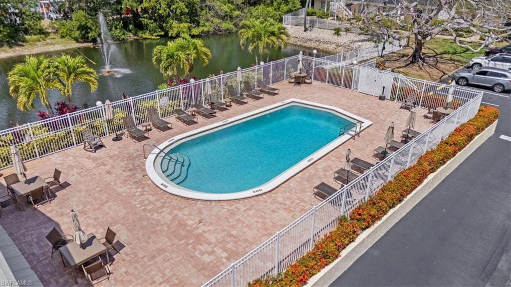 4623 Bayshore DR # C2, NAPLES FL 34112-24