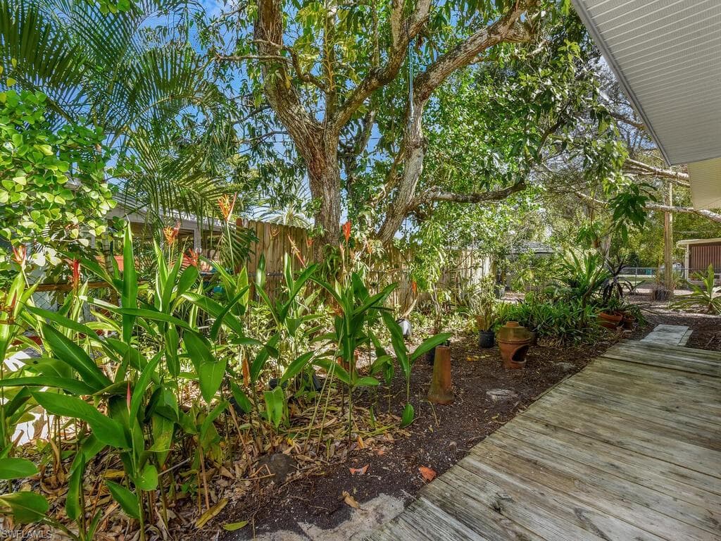 4941 Aztec CIR, NAPLES FL 34112-33