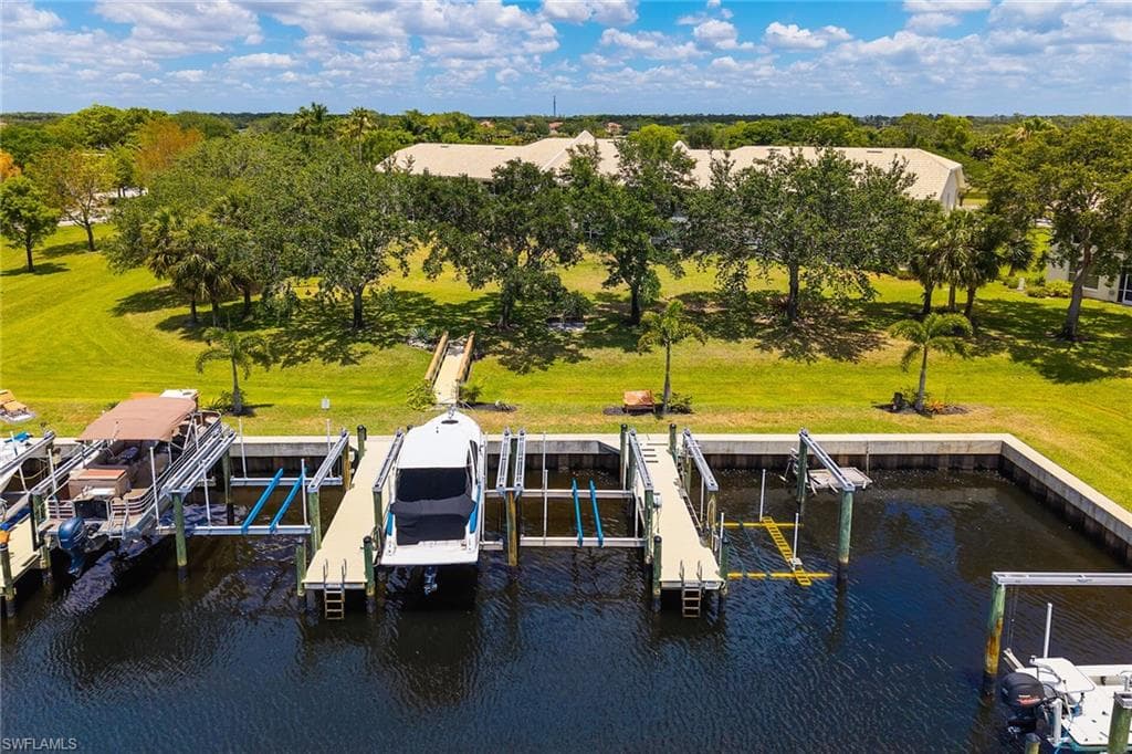 275 Cays DR # 2208, NAPLES FL 34114-33