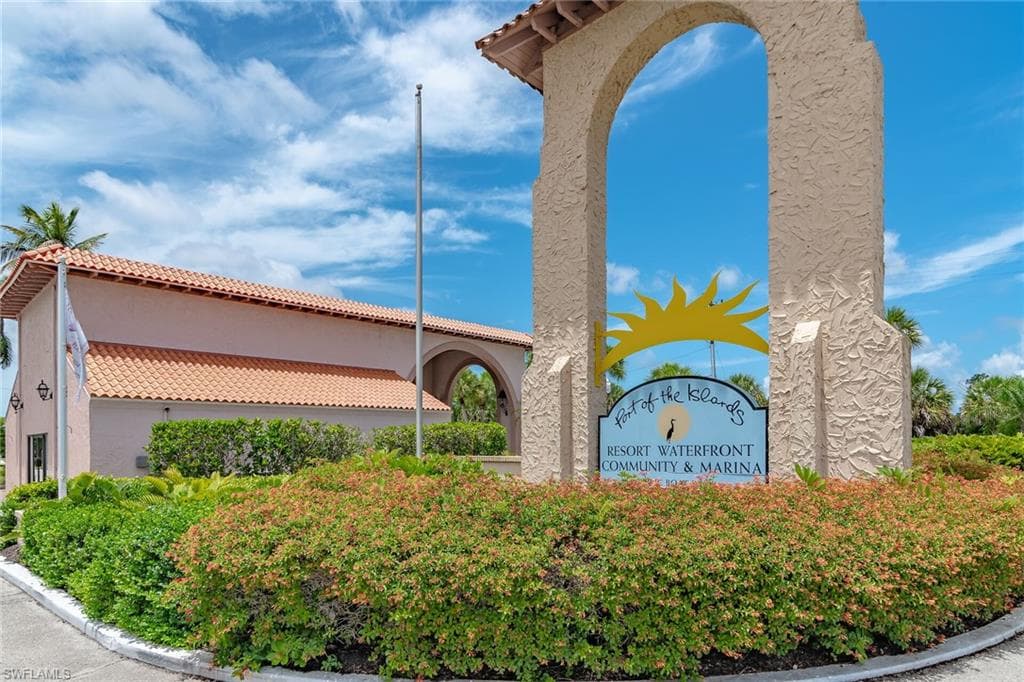 275 Cays DR # 2208, NAPLES FL 34114-37