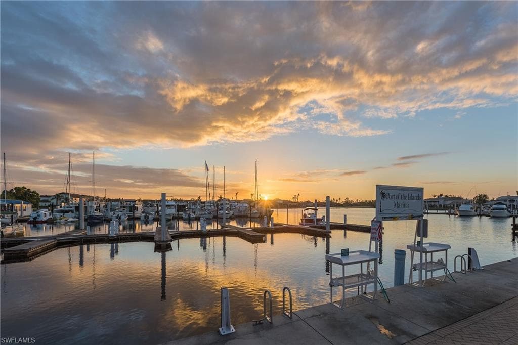 275 Cays DR # 2208, NAPLES FL 34114-38