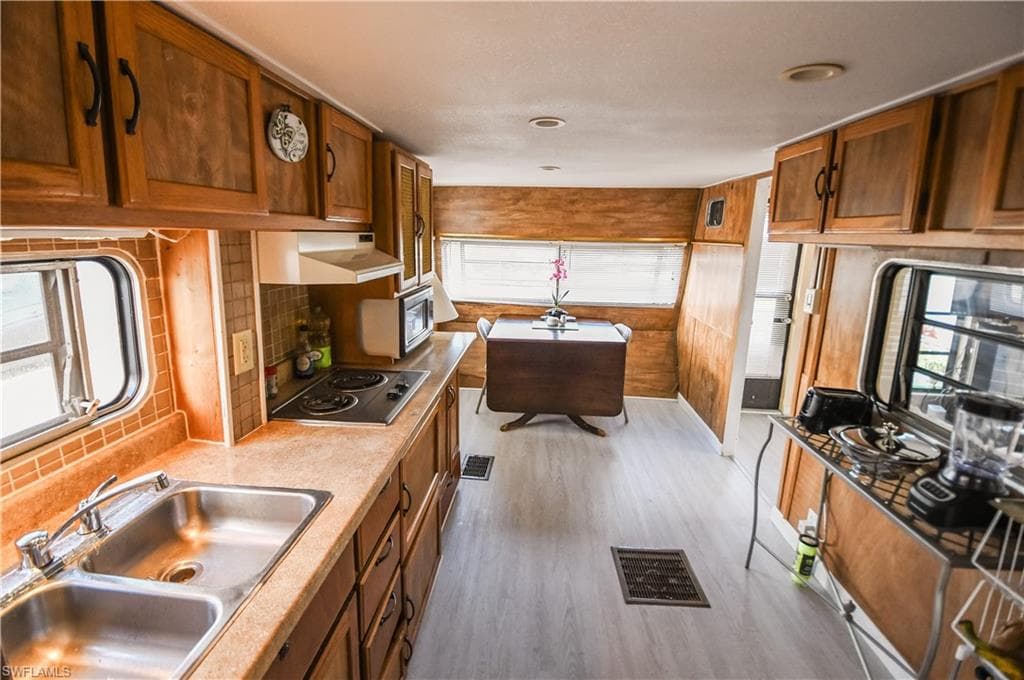 8628 Firwood DR, ESTERO FL 33928-12