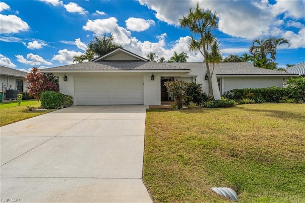 2232 Longboat DR, NAPLES FL 34104-31