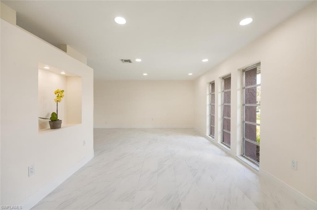 2232 Longboat DR, NAPLES FL 34104-17