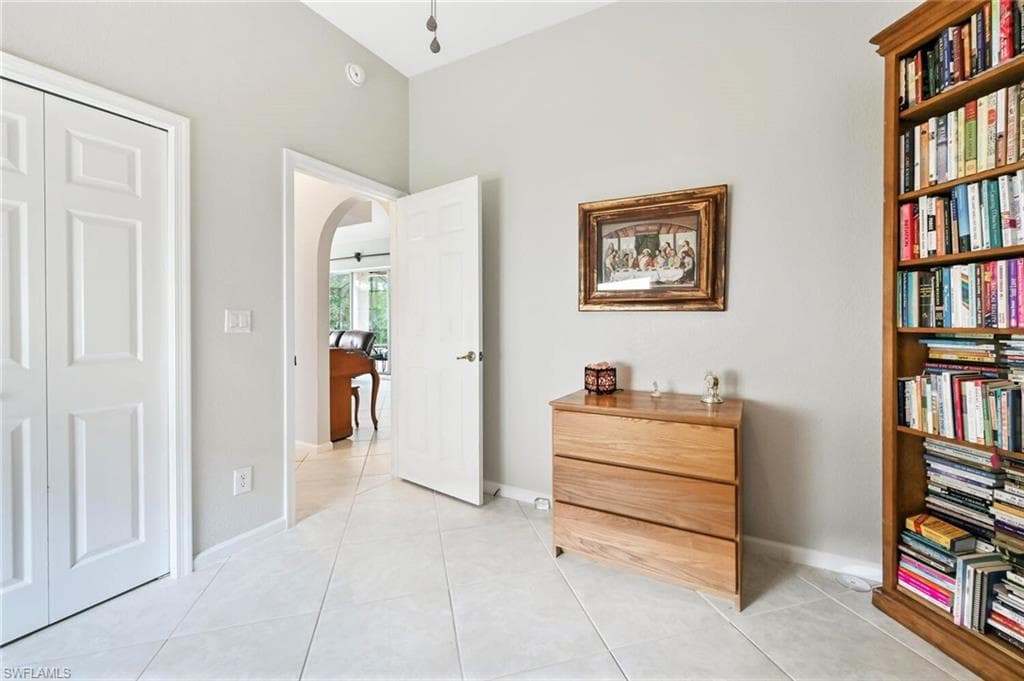 6545 Chestnut CIR, NAPLES FL 34109-26