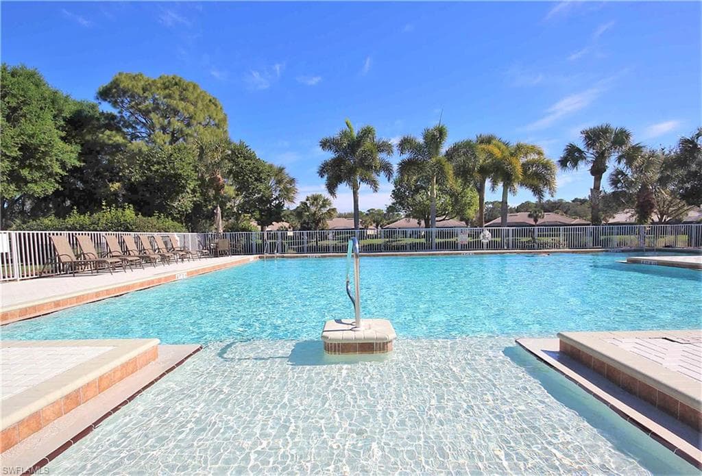 6545 Chestnut CIR, NAPLES FL 34109-42