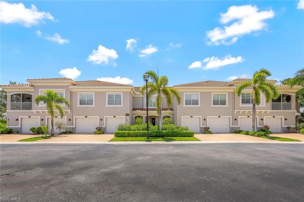 23400 Alamanda DR # 204, ESTERO FL 34135-22