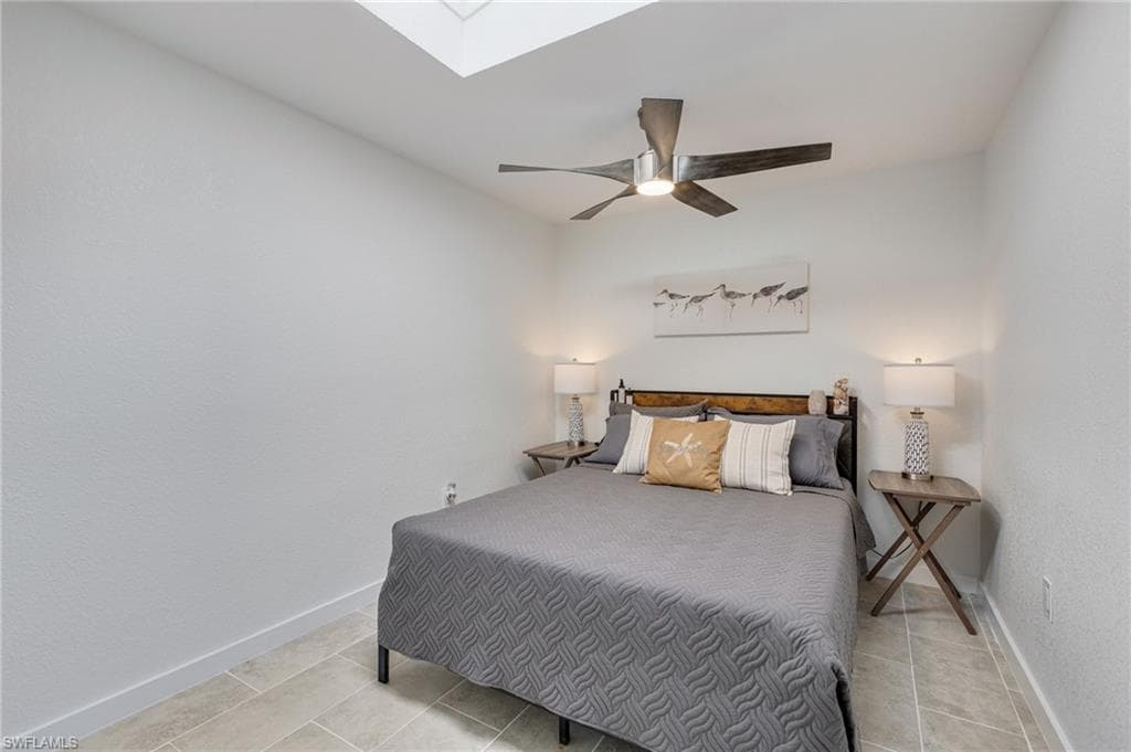 179 Hibiscus DR-22