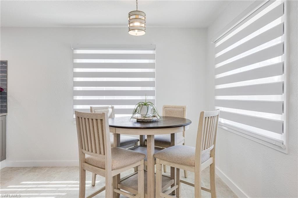 179 Hibiscus DR-12