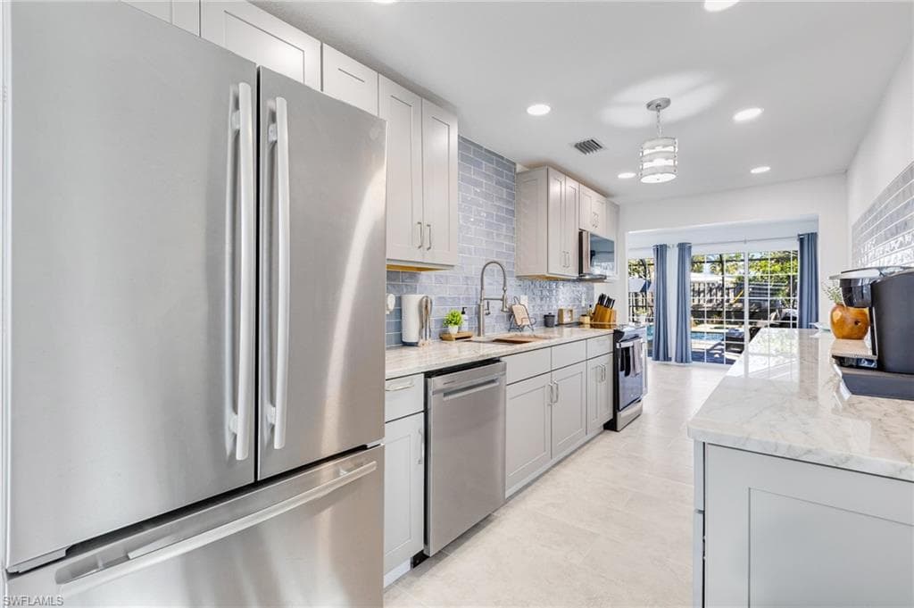 179 Hibiscus DR-9