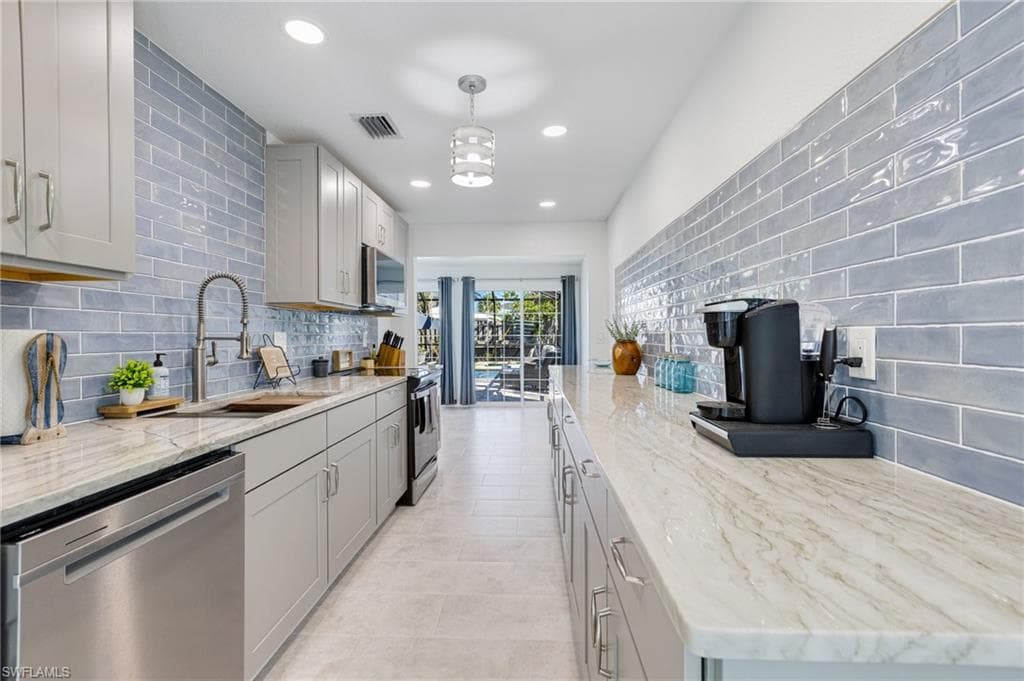 179 Hibiscus DR-10