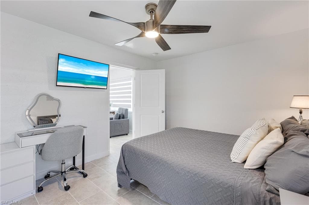179 Hibiscus DR-18