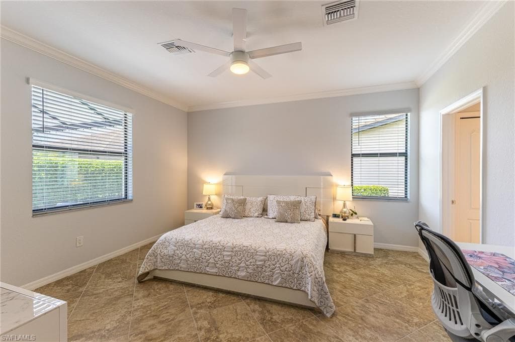 9231 Shadow Oak LN, NAPLES FL 34120-22