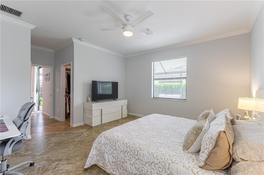 9231 Shadow Oak LN, NAPLES FL 34120-23