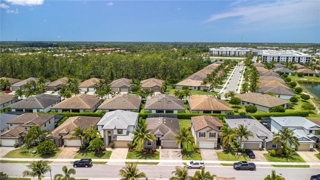 9231 Shadow Oak LN, NAPLES FL 34120-40
