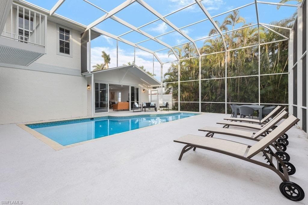 1100 Royal Palm DR, NAPLES FL 34103-26