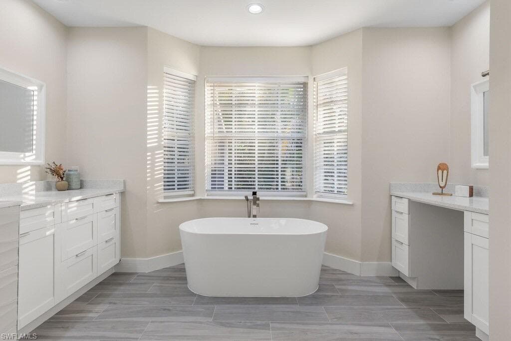 1100 Royal Palm DR, NAPLES FL 34103-12