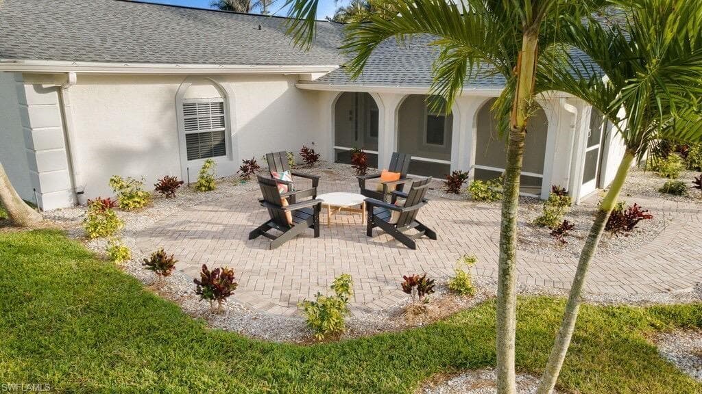 1100 Royal Palm DR, NAPLES FL 34103-27