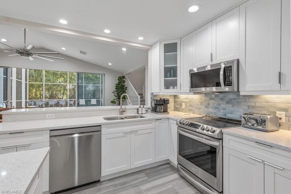 1100 Royal Palm DR, NAPLES FL 34103-4
