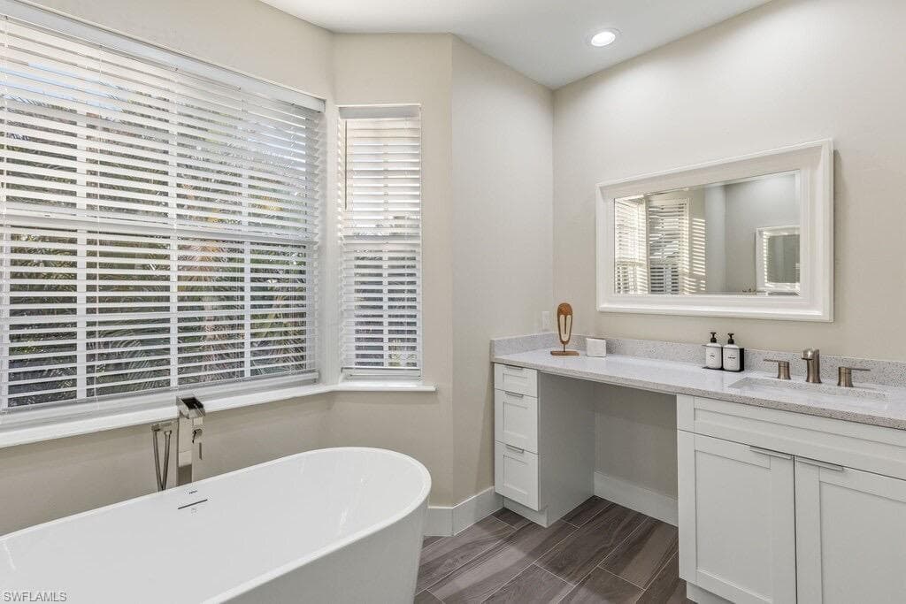 1100 Royal Palm DR, NAPLES FL 34103-14