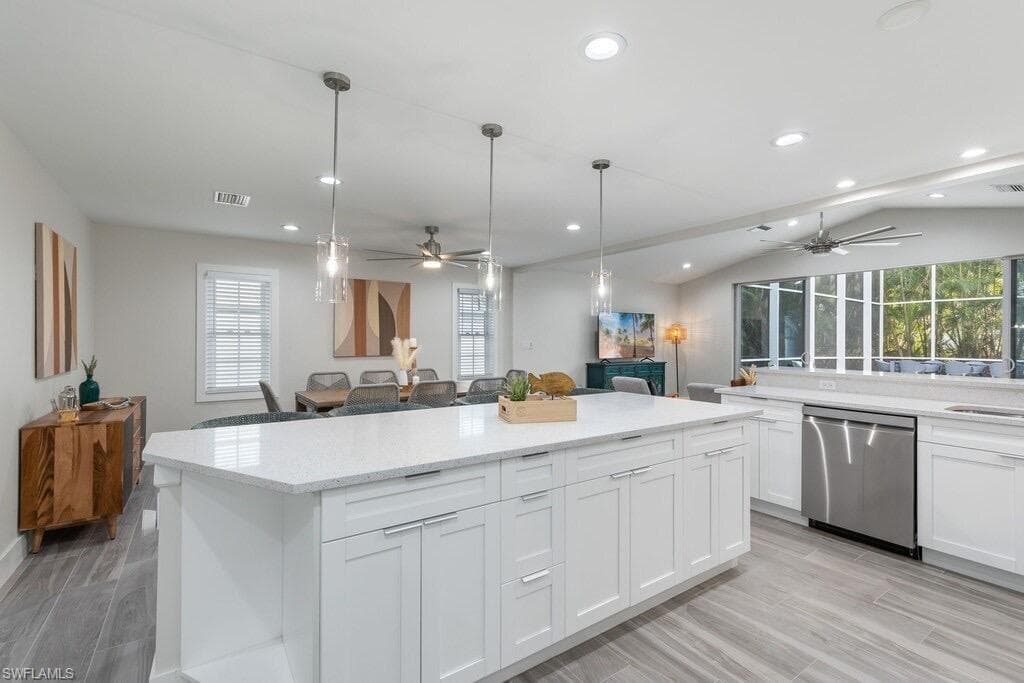 1100 Royal Palm DR, NAPLES FL 34103-3