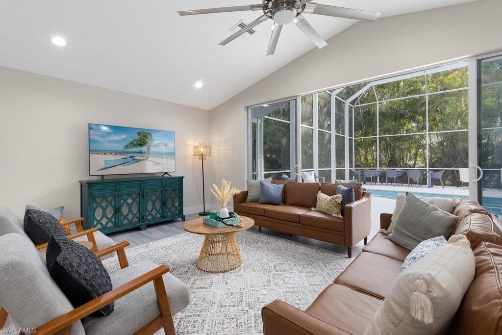 1100 Royal Palm DR, NAPLES FL 34103-7