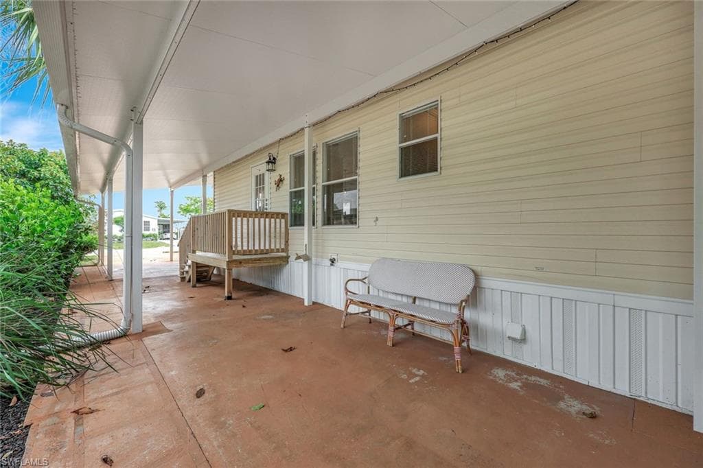 524 Menton LN, NAPLES FL 34112-26