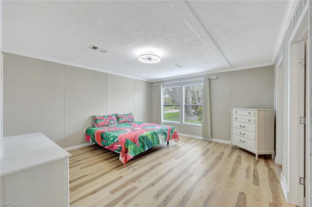 524 Menton LN, NAPLES FL 34112-17