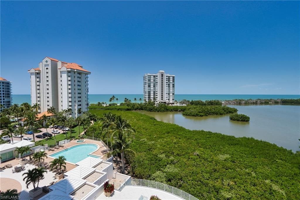 60 Seagate DR # 704, NAPLES FL 34103-26