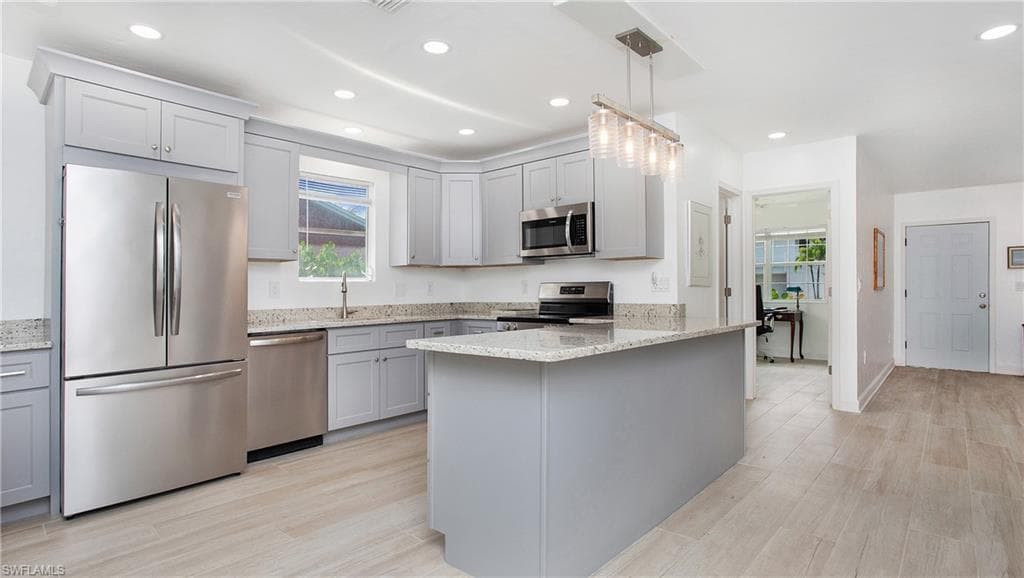 767 Glendale AVE, NAPLES FL 34110-5