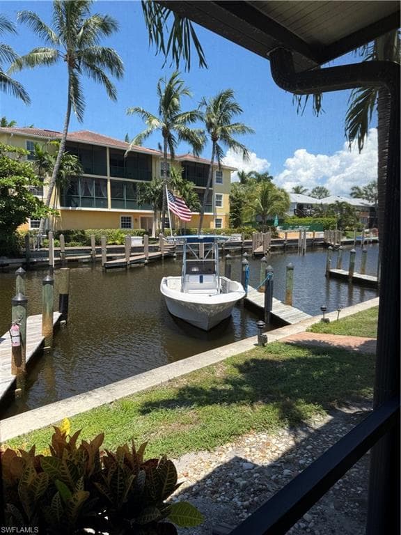 1523 Chesapeake AVE # B4, NAPLES FL 34102-2