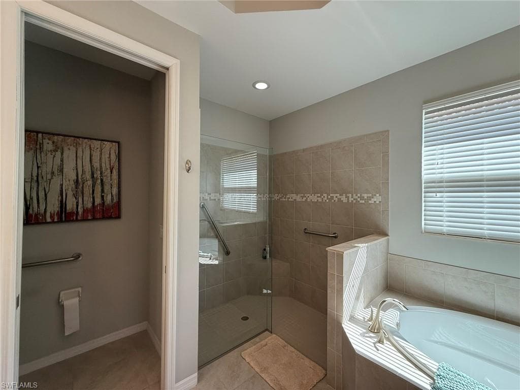 3916 King Edwards ST, FORT MYERS FL 33916-12