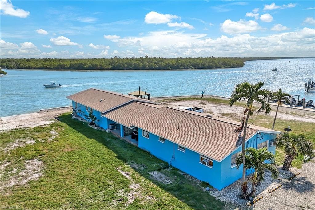 110 East CT, NAPLES FL 34140-6