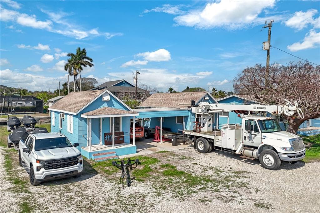 110 East CT, NAPLES FL 34140-4