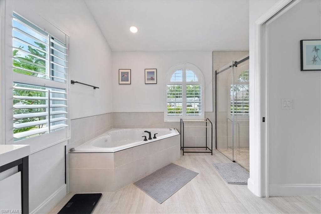 5192 Lochwood CT, NAPLES FL 34112-8