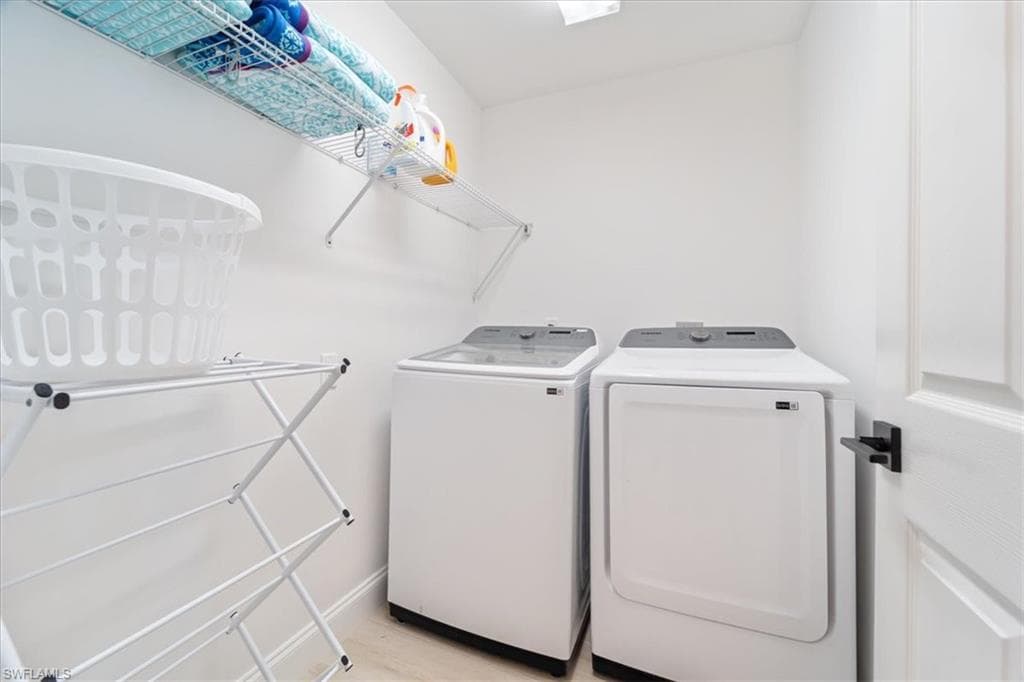 5192 Lochwood CT, NAPLES FL 34112-14